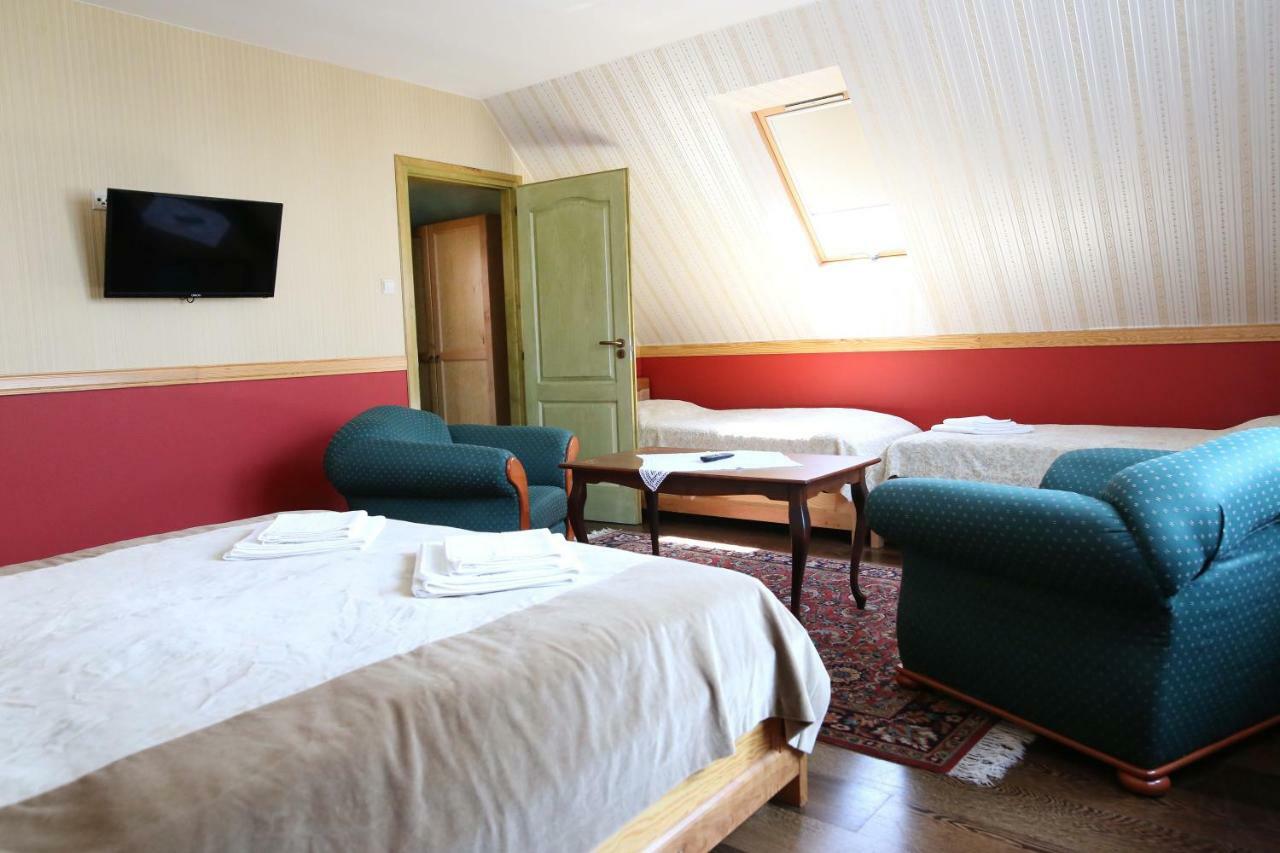 Sasfészek Vendégház Zirc Exterior foto