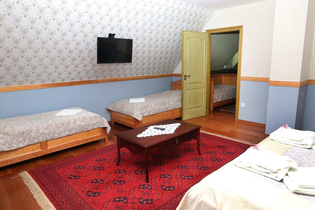 Sasfészek Vendégház Zirc Exterior foto